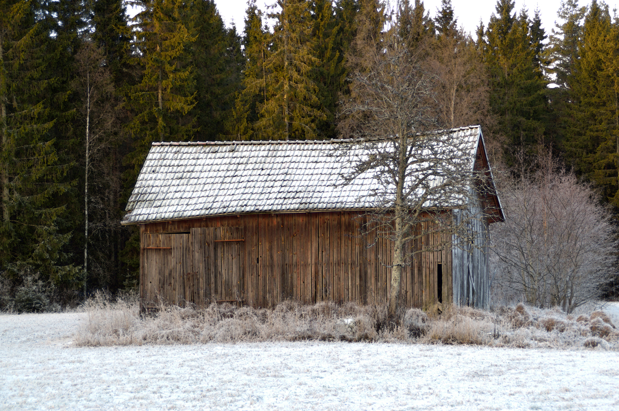 Skjuvad byggnad i Olsbenning