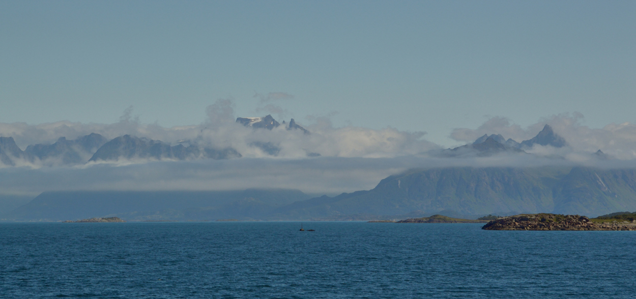 Moln över Lofoten